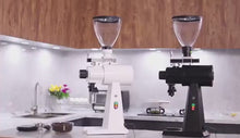 Загружайте и воспроизводите видео в средстве просмотра галереи C98pro Super Professional Electric Coffee Grinder with Dose Setting
